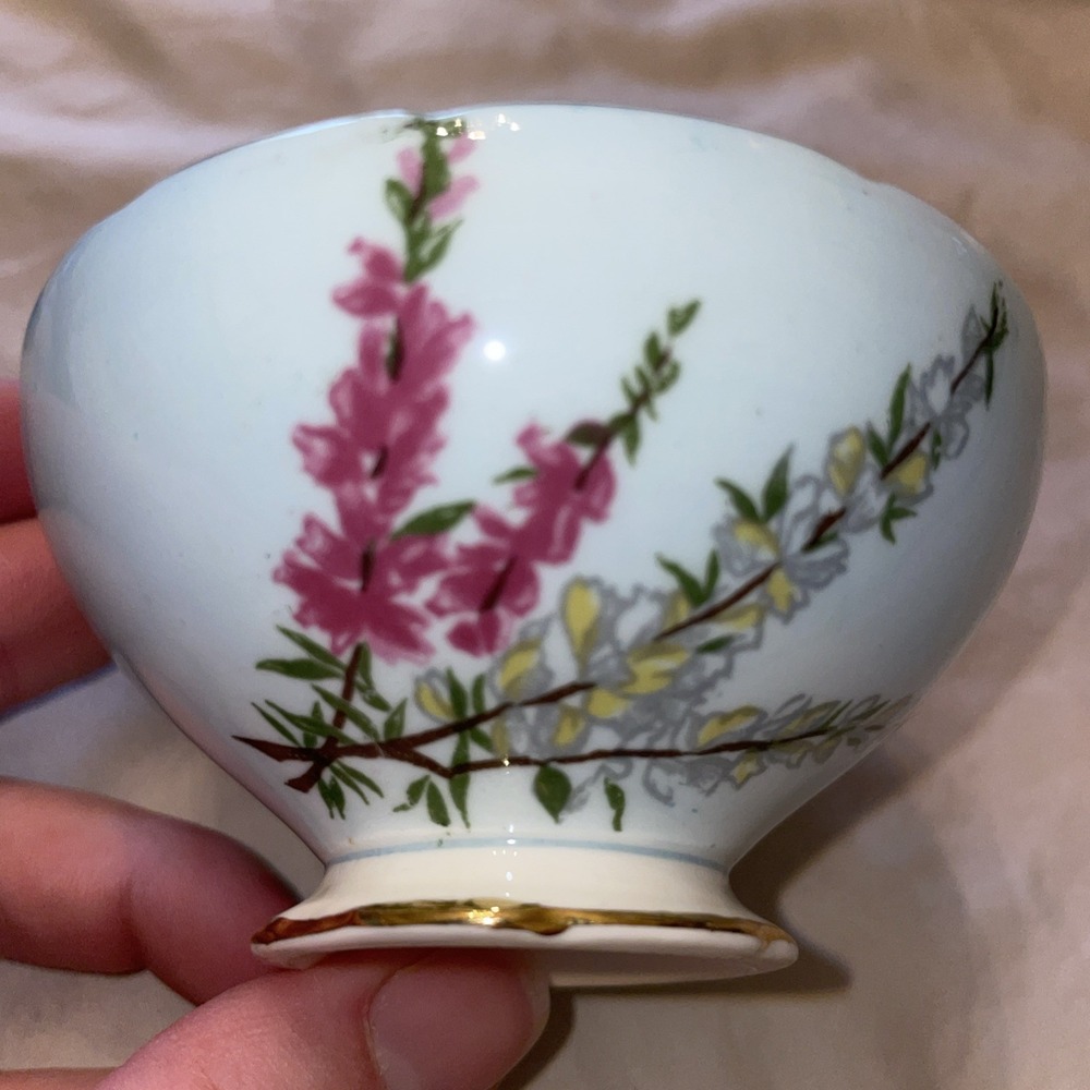 RARE!!  Vintage E.B. Foley Bone China Teacup "Highland Heather" Flowers Gold Rim